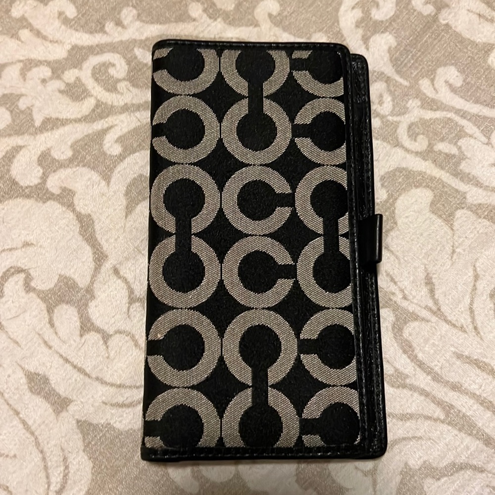 Coach check book 😻